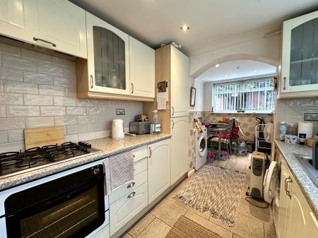 2 bedroom Terraced House for sale in Vicarage Road, Wednesbury, WS10