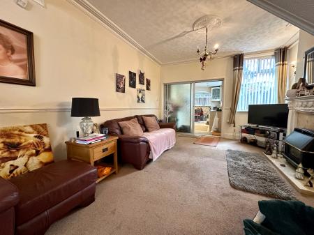 2 bedroom Terraced House for sale in Vicarage Road, Wednesbury, WS10