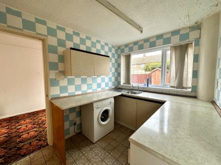 3 bedroom Semi-detached house for sale in Wakes Road, Wednesbury, Wednesbury, WS10