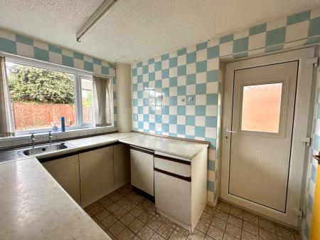 3 bedroom Semi-detached house for sale in Wakes Road, Wednesbury, Wednesbury, WS10