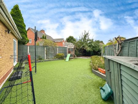 4 bedroom Semi-detached house for sale in Woden Road North, Wednesbury, Wednesbury, WS10