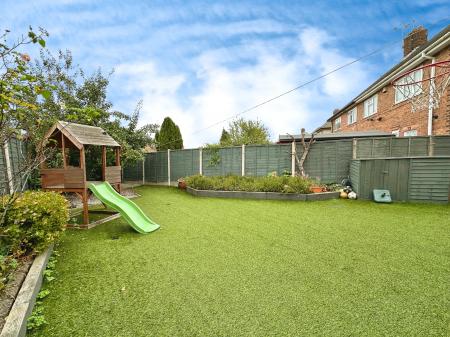 4 bedroom Semi-detached house for sale in Woden Road North, Wednesbury, Wednesbury, WS10