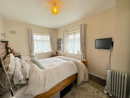 4 bedroom Semi-detached house for sale in Woden Road North, Wednesbury, Wednesbury, WS10