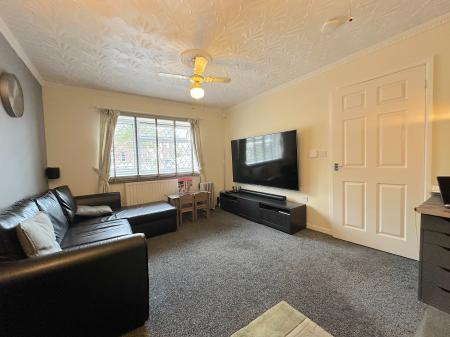 4 bedroom Semi-detached house for sale in Woden Road North, Wednesbury, Wednesbury, WS10