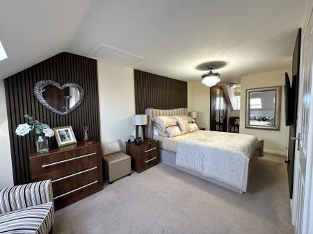 3 bedroom Town house for sale in Bassett Crescent, West Bromwich, B71