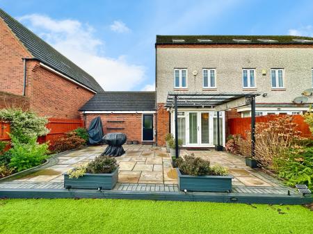 3 bedroom Town house for sale in Bassett Crescent, West Bromwich, B71