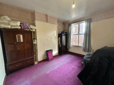 4 bedroom End of terrace house for sale in Wharfedale Street, Wednesbury, WS10