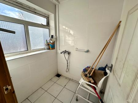 4 bedroom End of terrace house for sale in Wharfedale Street, Wednesbury, WS10