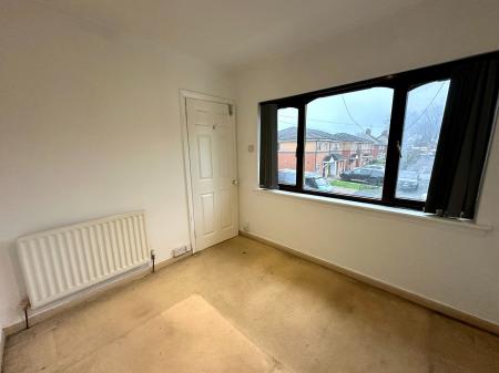4 bedroom Semi-detached house for sale in Large Avenue, Wednesbury, Wednesbury, WS10