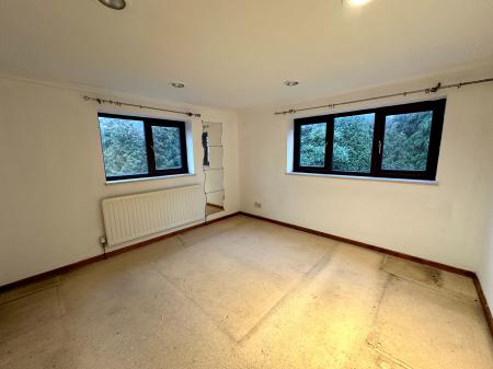 4 bedroom Semi-detached house for sale in Large Avenue, Wednesbury, Wednesbury, WS10