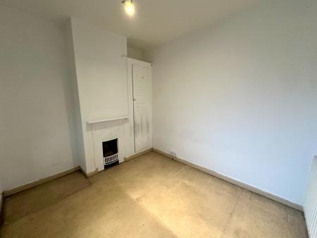 4 bedroom Semi-detached house for sale in Large Avenue, Wednesbury, Wednesbury, WS10