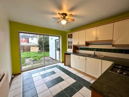 4 bedroom Semi-detached house for sale in Large Avenue, Wednesbury, Wednesbury, WS10