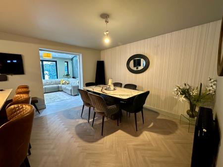 4 bedroom Detached house for sale in Puddlers Grove, Darlaston, Wednesbury, WS10