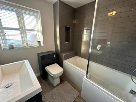 4 bedroom Detached house for sale in Puddlers Grove, Darlaston, Wednesbury, WS10