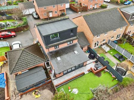 4 bedroom Detached house for sale in Puddlers Grove, Darlaston, Wednesbury, WS10