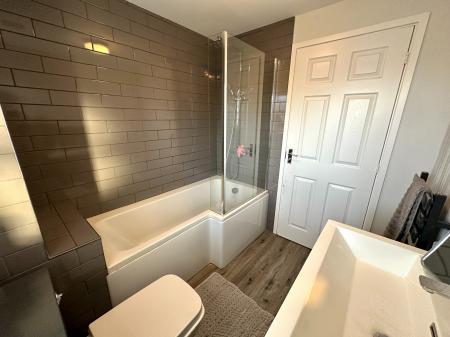 4 bedroom Detached house for sale in Puddlers Grove, Darlaston, Wednesbury, WS10