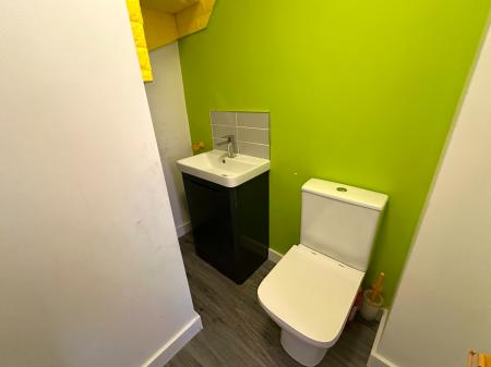 4 bedroom Detached house for sale in Puddlers Grove, Darlaston, Wednesbury, WS10