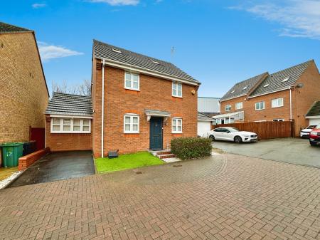 4 bedroom Detached house for sale in Puddlers Grove, Darlaston, Wednesbury, WS10