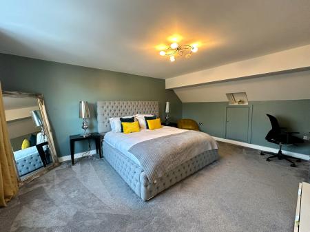 4 bedroom Detached house for sale in Puddlers Grove, Darlaston, Wednesbury, WS10