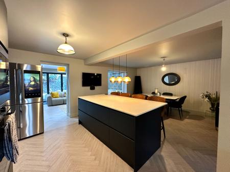 4 bedroom Detached house for sale in Puddlers Grove, Darlaston, Wednesbury, WS10