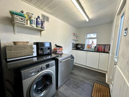 2 bedroom Semi-detached house for sale in Stonehouse Crescent, Wednesbury, Wednesbury, WS10