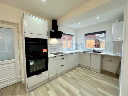 3 bedroom Semi-detached house for sale in Booth Road, Wednesbury, Wednesbury, WS10