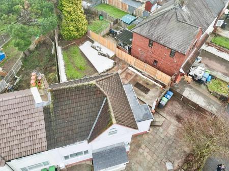 3 bedroom Semi-detached house for sale in Booth Road, Wednesbury, Wednesbury, WS10