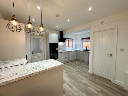 3 bedroom Semi-detached house for sale in Booth Road, Wednesbury, Wednesbury, WS10