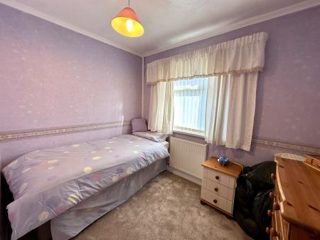 2 bedroom Semi-detached bungalow for sale in Heath Acres, Wednesbury, WS10