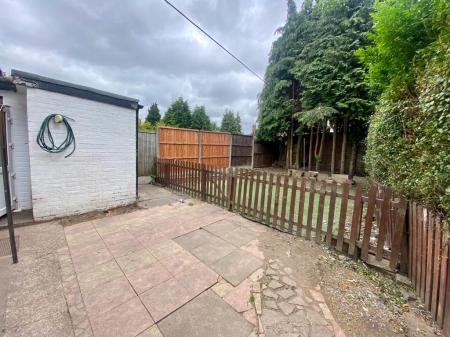 3 bedroom Semi-detached house to let in Stanbury Avenue, Wednesbury, WS10
