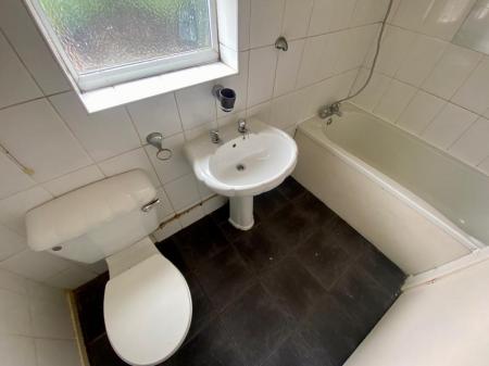3 bedroom Semi-detached house to let in Stanbury Avenue, Wednesbury, WS10