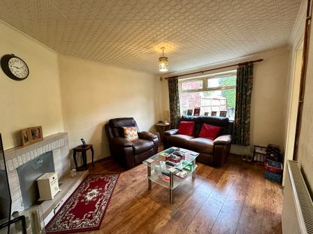 3 bedroom Semi-detached house for sale in Spring Parklands, Dudley, DY1
