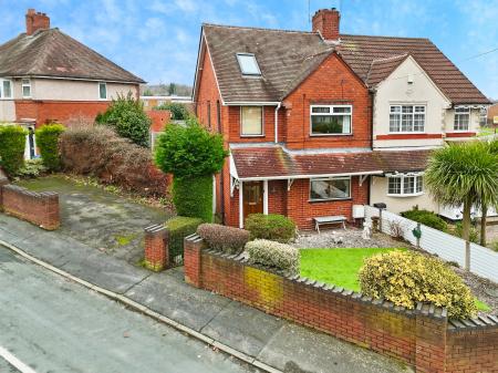 3 bedroom Semi-detached house for sale in Hamstead Terrace, Wednesbury, Wednesbury, WS10