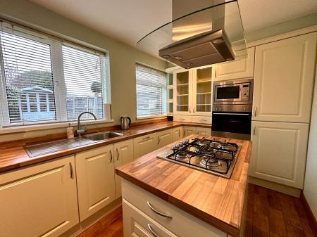 3 bedroom Semi-detached house for sale in Hamstead Terrace, Wednesbury, Wednesbury, WS10