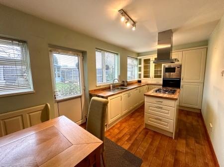 3 bedroom Semi-detached house for sale in Hamstead Terrace, Wednesbury, Wednesbury, WS10