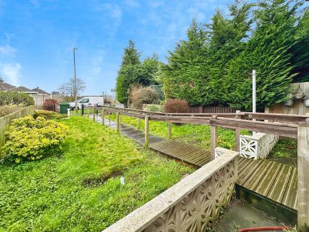 3 bedroom Terraced House to let in Harvills Hawthorn, West Bromwich, B70