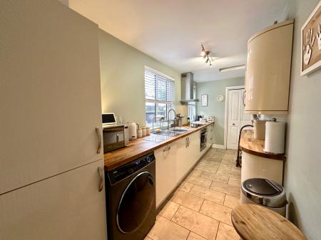 2 bedroom Terraced House for sale in Heath Lane, West Bromwich, B71