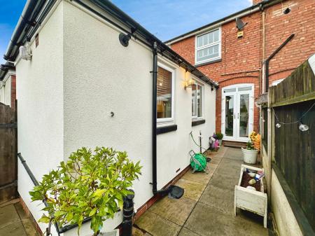 2 bedroom Terraced House for sale in Heath Lane, West Bromwich, B71