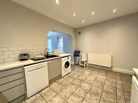 2 bedroom Semi-detached house for sale in Goldicroft Road, Wednesbury, Wednesbury, WS10