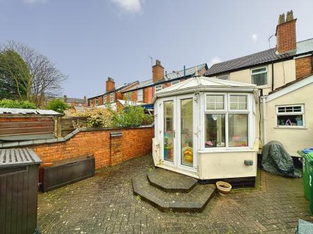 2 bedroom Semi-detached house for sale in Goldicroft Road, Wednesbury, Wednesbury, WS10