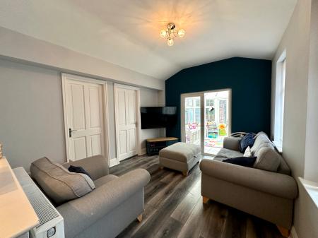 2 bedroom Semi-detached house for sale in Goldicroft Road, Wednesbury, Wednesbury, WS10