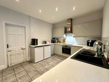 2 bedroom Semi-detached house for sale in Goldicroft Road, Wednesbury, Wednesbury, WS10