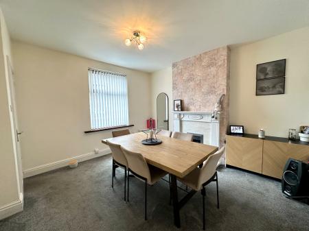 2 bedroom Semi-detached house for sale in Goldicroft Road, Wednesbury, Wednesbury, WS10