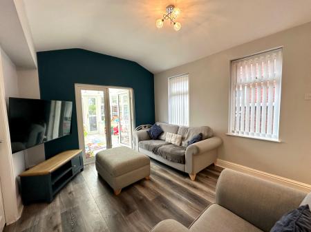 2 bedroom Semi-detached house for sale in Goldicroft Road, Wednesbury, Wednesbury, WS10