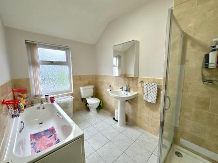2 bedroom Semi-detached house for sale in Goldicroft Road, Wednesbury, Wednesbury, WS10