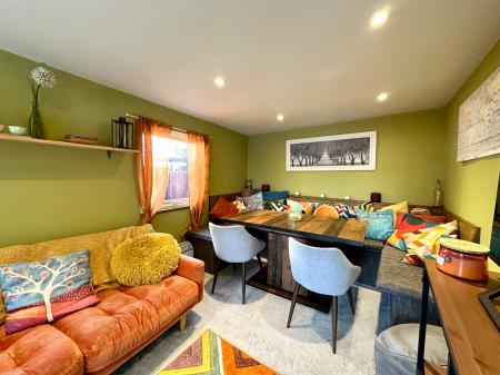 2 bedroom Semi-detached house for sale in Oaktree Road, Wednesbury, Wednesbury, WS10