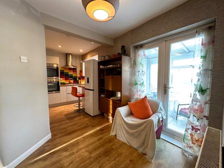 2 bedroom Semi-detached house for sale in Oaktree Road, Wednesbury, Wednesbury, WS10