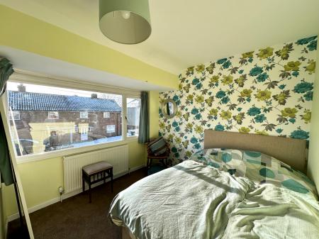 2 bedroom Semi-detached house for sale in Oaktree Road, Wednesbury, Wednesbury, WS10