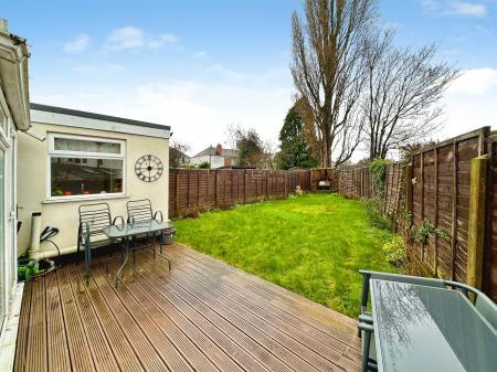 2 bedroom Semi-detached house for sale in Oaktree Road, Wednesbury, Wednesbury, WS10