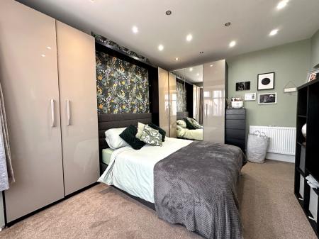 4 bedroom Semi-detached house for sale in Holden Road, Wednesbury, Wednesbury, WS10